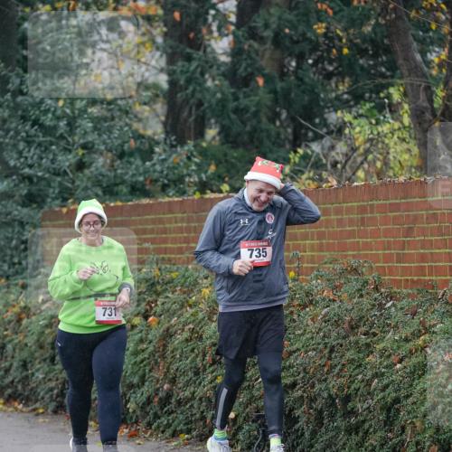 07.12.2025 - St. Pauli X-Mass-Run No. 15 Michael Burmester http://msf.ph/oto/9415290 07.12.2025 10:08:00 Laufen 731, 735 meine-sportfotos.de