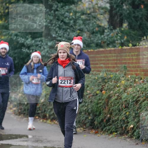 07.12.2025 - St. Pauli X-Mass-Run No. 15 Michael Burmester http://msf.ph/oto/9415315 07.12.2025 10:08:18 Laufen 15, 2212, 779 meine-sportfotos.de