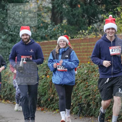 07.12.2025 - St. Pauli X-Mass-Run No. 15 Michael Burmester http://msf.ph/oto/9415323 07.12.2025 10:08:21 Laufen 15, 4772, 4779 meine-sportfotos.de