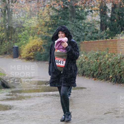 07.12.2025 - St. Pauli X-Mass-Run No. 15 Michael Burmester http://msf.ph/oto/9415358 07.12.2025 10:09:50 Laufen 15, 4041 meine-sportfotos.de