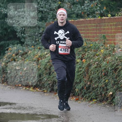 07.12.2025 - St. Pauli X-Mass-Run No. 15 Michael Burmester http://msf.ph/oto/9415369 07.12.2025 10:10:03 Laufen 15, 4761 meine-sportfotos.de