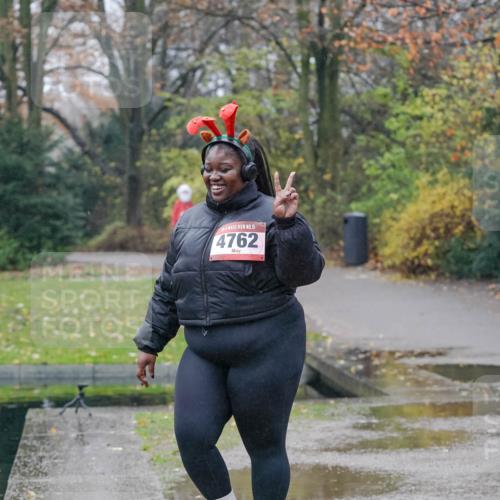 07.12.2025 - St. Pauli X-Mass-Run No. 15 Michael Burmester http://msf.ph/oto/9415378 07.12.2025 10:11:11 Laufen 15, 4762 meine-sportfotos.de