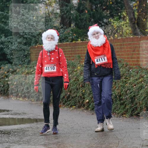07.12.2025 - St. Pauli X-Mass-Run No. 15 Michael Burmester http://msf.ph/oto/9415390 07.12.2025 10:11:37 Laufen 5, 4110, 5, 4111 meine-sportfotos.de