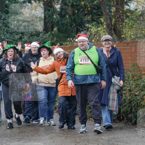 07.12.2025 - St. Pauli X-Mass-Run No. 15 Michael Burmester http://msf.ph/oto/9415413 07.12.2025 10:12:34 Laufen 4757 meine-sportfotos.de