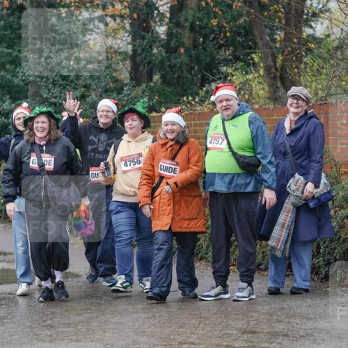 07.12.2025 - St. Pauli X-Mass-Run No. 15 Michael Burmester http://msf.ph/oto/9415416 07.12.2025 10:12:35 Laufen 4756, 4757 meine-sportfotos.de