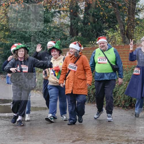 07.12.2025 - St. Pauli X-Mass-Run No. 15 Michael Burmester http://msf.ph/oto/9415420 07.12.2025 10:12:37 Laufen 4757 meine-sportfotos.de