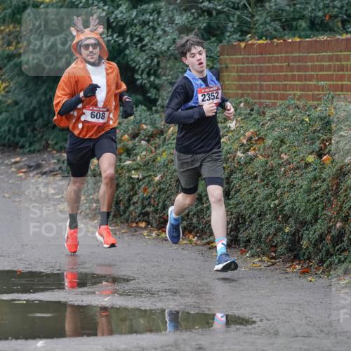 07.12.2025 - St. Pauli X-Mass-Run No. 15 Michael Burmester http://msf.ph/oto/9415434 07.12.2025 10:17:55 Laufen 2352, 608 meine-sportfotos.de