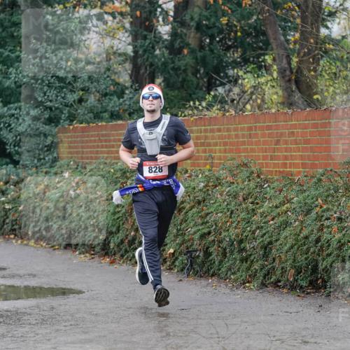 07.12.2025 - St. Pauli X-Mass-Run No. 15 Michael Burmester http://msf.ph/oto/9415499 07.12.2025 10:19:00 Laufen 828 meine-sportfotos.de