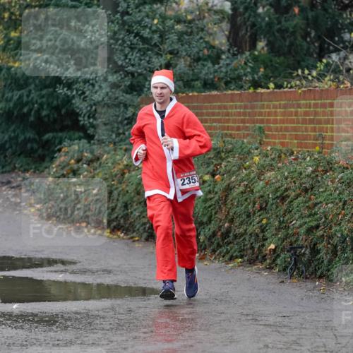 07.12.2025 - St. Pauli X-Mass-Run No. 15 Michael Burmester http://msf.ph/oto/9415512 07.12.2025 10:19:08 Laufen 2353 meine-sportfotos.de