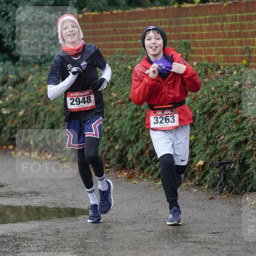 07.12.2025 - St. Pauli X-Mass-Run No. 15 Michael Burmester http://msf.ph/oto/9415567 07.12.2025 10:19:40 Laufen 15, 2948, 3263 meine-sportfotos.de