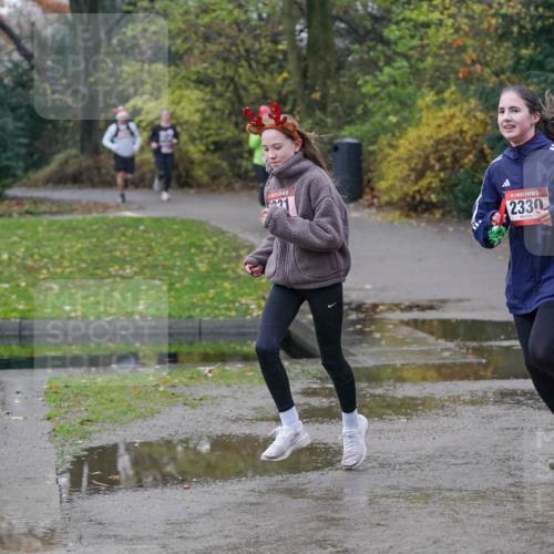 07.12.2025 - St. Pauli X-Mass-Run No. 15 Michael Burmester http://msf.ph/oto/9415582 07.12.2025 10:19:45 Laufen 21, 5, 2330 meine-sportfotos.de