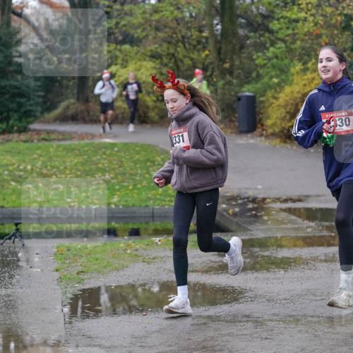 07.12.2025 - St. Pauli X-Mass-Run No. 15 Michael Burmester http://msf.ph/oto/9415583 07.12.2025 10:19:45 Laufen 331, 15, 330 meine-sportfotos.de