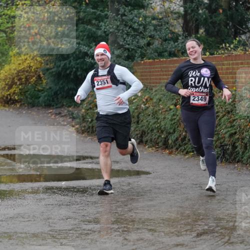 07.12.2025 - St. Pauli X-Mass-Run No. 15 Michael Burmester http://msf.ph/oto/9415607 07.12.2025 10:19:55 Laufen 2351, 2349 meine-sportfotos.de