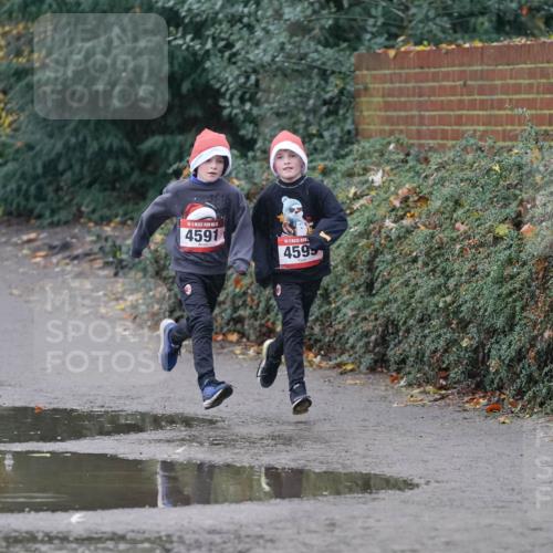 07.12.2025 - St. Pauli X-Mass-Run No. 15 Michael Burmester http://msf.ph/oto/9415638 07.12.2025 10:20:19 Laufen 5, 4591, 4595 meine-sportfotos.de