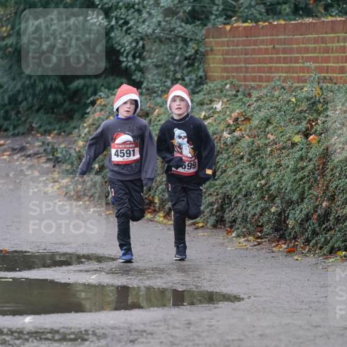 07.12.2025 - St. Pauli X-Mass-Run No. 15 Michael Burmester http://msf.ph/oto/9415639 07.12.2025 10:20:19 Laufen 660, 4591 meine-sportfotos.de