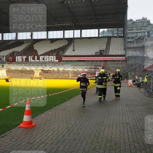 07.12.2025 - St. Pauli X-Mass-Run No. 15 Fabian Wolf http://msf.ph/oto/9415681 07.12.2025 11:05:24 Ziel 434, 1311, 1492, 1600, 1630 meine-sportfotos.de