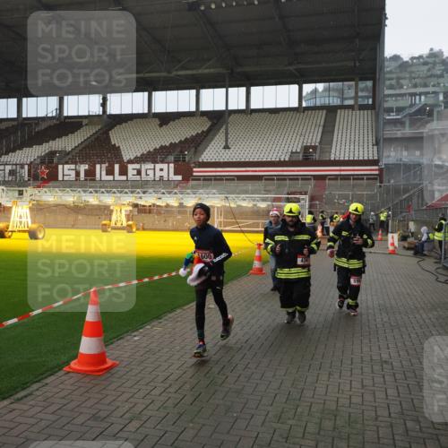07.12.2025 - St. Pauli X-Mass-Run No. 15 Fabian Wolf http://msf.ph/oto/9415683 07.12.2025 11:05:25 Ziel 434, 1311, 1492, 1600, 1630 meine-sportfotos.de