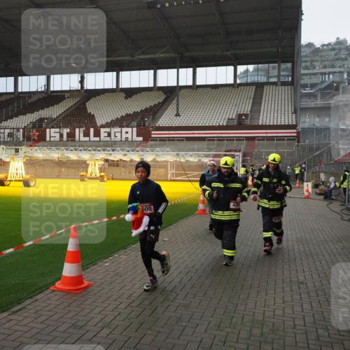 07.12.2025 - St. Pauli X-Mass-Run No. 15 Fabian Wolf http://msf.ph/oto/9415684 07.12.2025 11:05:25 Ziel 434, 1311, 1492, 1600, 1630 meine-sportfotos.de