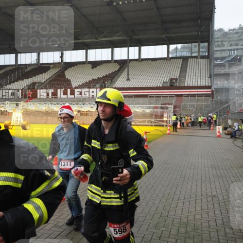07.12.2025 - St. Pauli X-Mass-Run No. 15 Fabian Wolf http://msf.ph/oto/9415694 07.12.2025 11:05:27 Ziel 434, 1311, 1492, 1600, 1630 meine-sportfotos.de