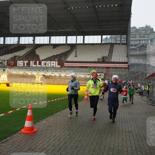 07.12.2025 - St. Pauli X-Mass-Run No. 15 Fabian Wolf http://msf.ph/oto/9415708 07.12.2025 11:05:37 Ziel 199, 434, 831, 1046, 1049, 1311, 1600, 1840, 1841, 2006, 2884 meine-sportfotos.de