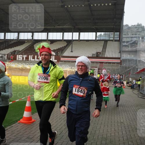 07.12.2025 - St. Pauli X-Mass-Run No. 15 Fabian Wolf http://msf.ph/oto/9415715 07.12.2025 11:05:38 Ziel 199, 831, 1046, 1049, 1311, 1840, 1841, 2006, 2884 meine-sportfotos.de