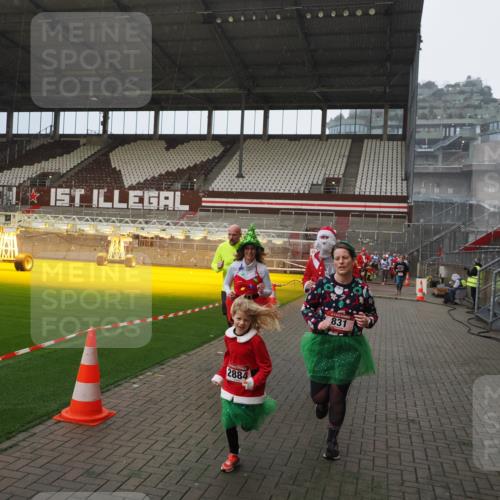 07.12.2025 - St. Pauli X-Mass-Run No. 15 Fabian Wolf http://msf.ph/oto/9415718 07.12.2025 11:05:40 Ziel 199, 831, 1046, 1049, 1196, 1311, 1840, 1841, 2006, 2254, 2884 meine-sportfotos.de