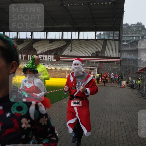 07.12.2025 - St. Pauli X-Mass-Run No. 15 Fabian Wolf http://msf.ph/oto/9415724 07.12.2025 11:05:41 Ziel 199, 831, 932, 1046, 1049, 1092, 1196, 1840, 1841, 2006, 2254, 2884 meine-sportfotos.de