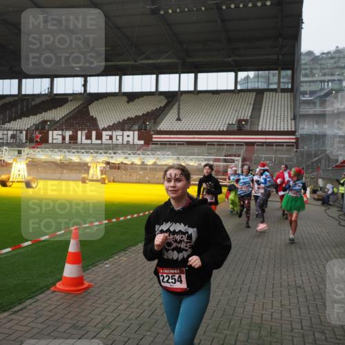 07.12.2025 - St. Pauli X-Mass-Run No. 15 Fabian Wolf http://msf.ph/oto/9415739 07.12.2025 11:05:48 Ziel 199, 831, 924, 925, 927, 929, 932, 973, 1046, 1049, 1092, 1196, 1208, 1428, 1432, 1840, 1841, 2006, 2254, 2884, 3272, 3278 meine-sportfotos.de