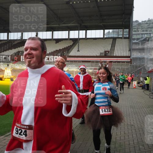 07.12.2025 - St. Pauli X-Mass-Run No. 15 Fabian Wolf http://msf.ph/oto/9415755 07.12.2025 11:05:54 Ziel 92, 298, 300, 659, 924, 925, 927, 929, 932, 973, 1025, 1092, 1196, 1208, 1428, 1432, 1608, 2254, 3272, 3278 meine-sportfotos.de