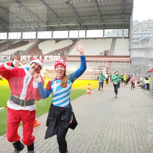 07.12.2025 - St. Pauli X-Mass-Run No. 15 Fabian Wolf http://msf.ph/oto/9415761 07.12.2025 11:05:55 Ziel 92, 298, 300, 659, 693, 924, 925, 927, 929, 932, 973, 1024, 1025, 1092, 1196, 1208, 1428, 1432, 1608, 1648, 2254, 3272, 3278 meine-sportfotos.de