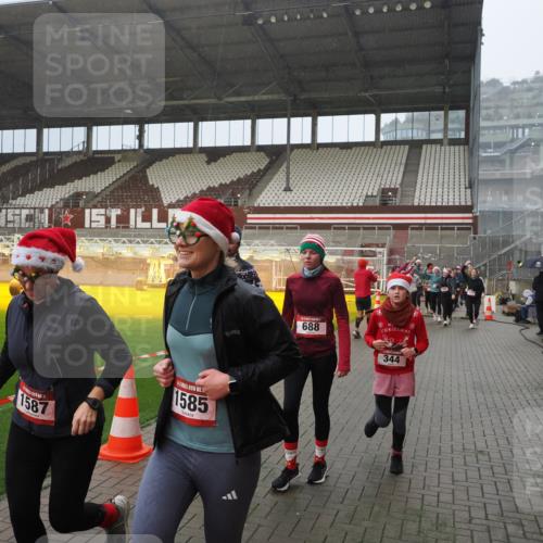 07.12.2025 - St. Pauli X-Mass-Run No. 15 Fabian Wolf http://msf.ph/oto/9416013 07.12.2025 11:07:18 Ziel 281, 342, 344, 476, 490, 591, 596, 603, 621, 622, 673, 688, 781, 1202, 1206, 1233, 1585, 1587, 1861, 1862, 2403, 5008 meine-sportfotos.de