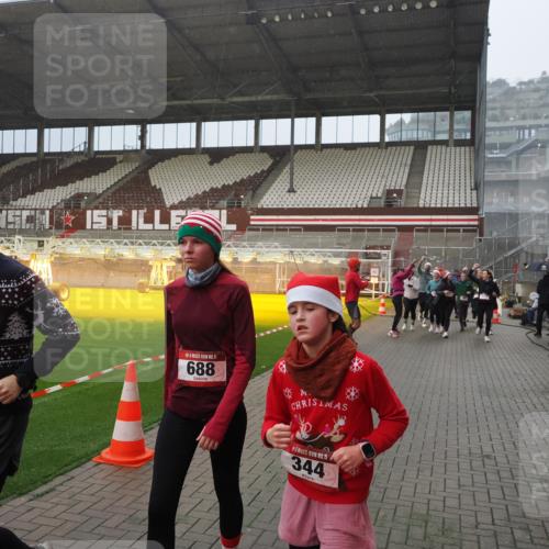 07.12.2025 - St. Pauli X-Mass-Run No. 15 Fabian Wolf http://msf.ph/oto/9416018 07.12.2025 11:07:19 Ziel 281, 342, 344, 476, 490, 591, 596, 603, 621, 622, 673, 688, 781, 1202, 1206, 1233, 1585, 1587, 1862, 2403, 5008 meine-sportfotos.de
