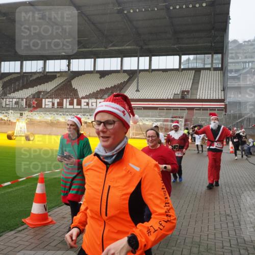 07.12.2025 - St. Pauli X-Mass-Run No. 15 Fabian Wolf http://msf.ph/oto/9416072 07.12.2025 11:07:40 Ziel 77, 273, 315, 332, 377, 389, 397, 623, 1235, 1509, 1824, 1866, 1910, 2693 meine-sportfotos.de