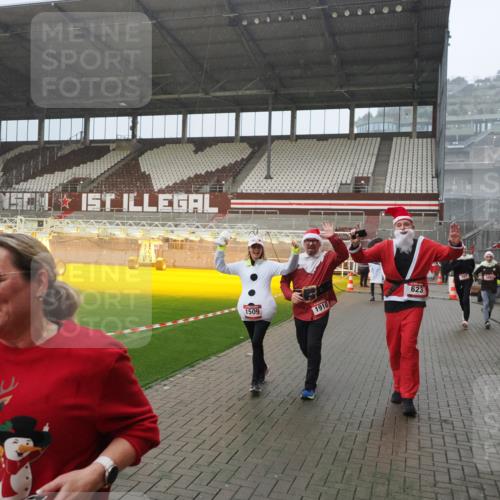 07.12.2025 - St. Pauli X-Mass-Run No. 15 Fabian Wolf http://msf.ph/oto/9416076 07.12.2025 11:07:40 Ziel 77, 273, 315, 332, 377, 389, 397, 623, 1235, 1509, 1824, 1866, 1910, 2693 meine-sportfotos.de