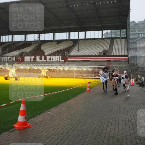 07.12.2025 - St. Pauli X-Mass-Run No. 15 Fabian Wolf http://msf.ph/oto/9416095 07.12.2025 11:07:45 Ziel 77, 271, 273, 315, 332, 377, 389, 397, 623, 1235, 1378, 1382, 1383, 1439, 1441, 1509, 1812, 1824, 1866, 1910, 2693 meine-sportfotos.de