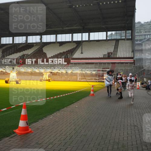 07.12.2025 - St. Pauli X-Mass-Run No. 15 Fabian Wolf http://msf.ph/oto/9416096 07.12.2025 11:07:45 Ziel 77, 271, 273, 315, 332, 377, 389, 397, 623, 1235, 1378, 1382, 1383, 1439, 1441, 1509, 1812, 1824, 1866, 1910, 2693 meine-sportfotos.de