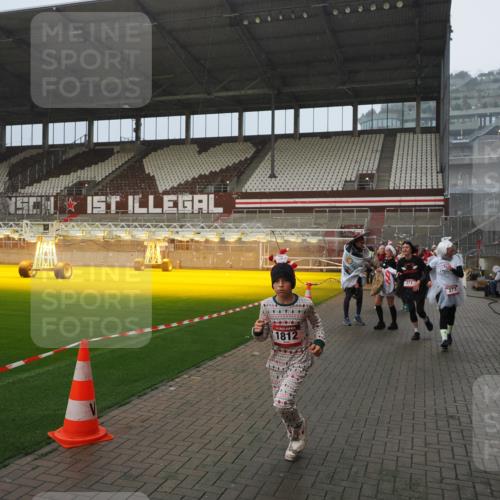 07.12.2025 - St. Pauli X-Mass-Run No. 15 Fabian Wolf http://msf.ph/oto/9416100 07.12.2025 11:07:47 Ziel 77, 271, 273, 286, 293, 315, 332, 377, 389, 397, 623, 1235, 1378, 1381, 1382, 1383, 1439, 1441, 1460, 1509, 1812, 1824, 1866, 1910, 2693 meine-sportfotos.de