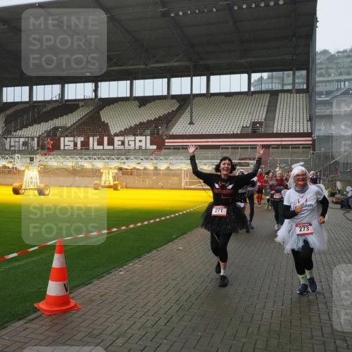 07.12.2025 - St. Pauli X-Mass-Run No. 15 Fabian Wolf http://msf.ph/oto/9416106 07.12.2025 11:07:49 Ziel 77, 271, 273, 286, 293, 332, 377, 389, 397, 623, 1107, 1235, 1378, 1381, 1382, 1383, 1439, 1441, 1460, 1509, 1812, 1824, 1866, 1910, 2693 meine-sportfotos.de