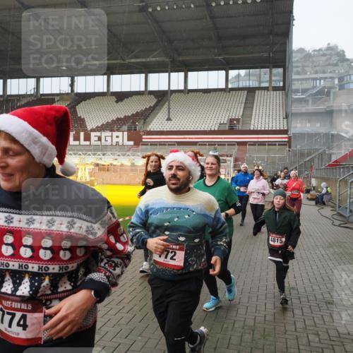 07.12.2025 - St. Pauli X-Mass-Run No. 15 Fabian Wolf http://msf.ph/oto/9416161 07.12.2025 11:08:01 Ziel 271, 286, 293, 629, 635, 653, 772, 774, 1107, 1123, 1129, 1226, 1230, 1249, 1342, 1355, 1378, 1381, 1382, 1383, 1439, 1441, 1460, 1520, 1525, 1809, 1810, 1812, 4798, 4815 meine-sportfotos.de