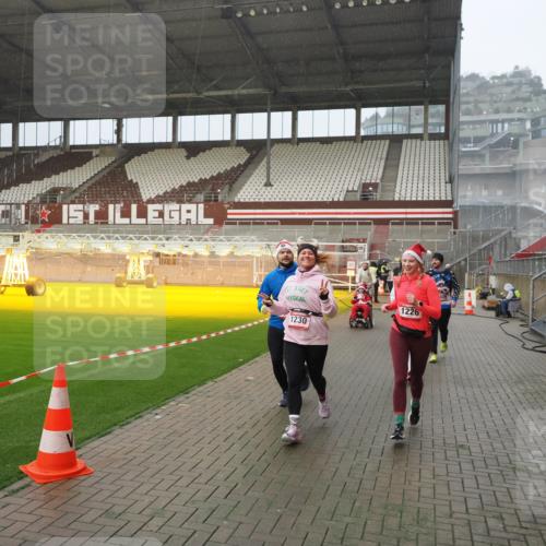 07.12.2025 - St. Pauli X-Mass-Run No. 15 Fabian Wolf http://msf.ph/oto/9416171 07.12.2025 11:08:03 Ziel 286, 293, 629, 635, 653, 772, 774, 1107, 1123, 1129, 1226, 1230, 1249, 1342, 1355, 1378, 1381, 1382, 1383, 1460, 1520, 1525, 1596, 1809, 1810, 4798, 4815 meine-sportfotos.de