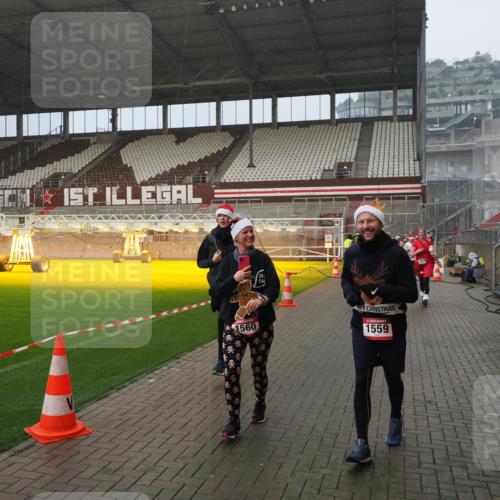 07.12.2025 - St. Pauli X-Mass-Run No. 15 Fabian Wolf http://msf.ph/oto/9416232 07.12.2025 11:08:18 Ziel 100, 396, 446, 629, 635, 758, 1078, 1170, 1559, 1560, 1596, 1706 meine-sportfotos.de