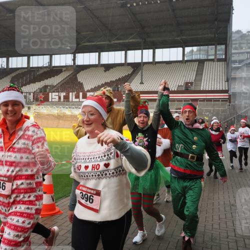 07.12.2025 - St. Pauli X-Mass-Run No. 15 Fabian Wolf http://msf.ph/oto/9416276 07.12.2025 11:08:31 Ziel 152, 155, 166, 396, 446, 758, 784, 1078, 1170, 1184, 1424, 1491, 1625, 1706, 2259, 2893, 4584, 4819, 4830 meine-sportfotos.de