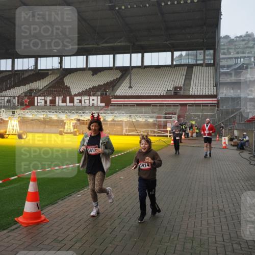 07.12.2025 - St. Pauli X-Mass-Run No. 15 Fabian Wolf http://msf.ph/oto/9416299 07.12.2025 11:08:42 Ziel 1184, 1412, xxxx, 1424, 1464, 1491, 1625, 2259, 2893, 4471, 4584, 4819, 4830 meine-sportfotos.de