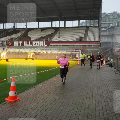 07.12.2025 - St. Pauli X-Mass-Run No. 15 Fabian Wolf http://msf.ph/oto/9416372 07.12.2025 11:09:11 Ziel 44, 51, 335, 338, 341, 495, 496, 558, 619, 1110, 1136, 1138, 1140, 1205, 1211, 1260, 1574 meine-sportfotos.de