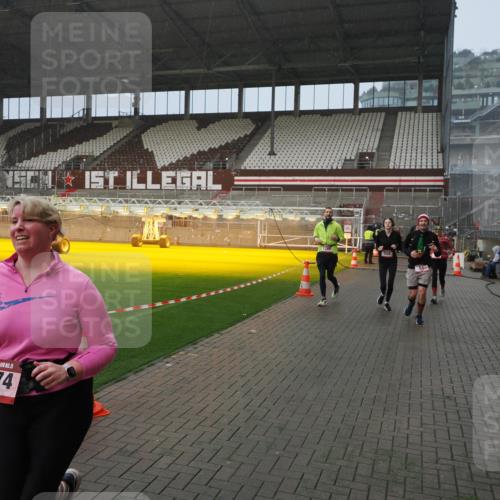 07.12.2025 - St. Pauli X-Mass-Run No. 15 Fabian Wolf http://msf.ph/oto/9416378 07.12.2025 11:09:14 Ziel 44, 51, 495, 496, 558, 619, 1110, 1136, 1138, 1140, 1205, 1211, 1260, 1574 meine-sportfotos.de