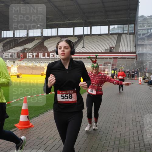 07.12.2025 - St. Pauli X-Mass-Run No. 15 Fabian Wolf http://msf.ph/oto/9416387 07.12.2025 11:09:17 Ziel 44, 51, 558, 1110, 1136, 1138, 1140, 1260, 1574 meine-sportfotos.de