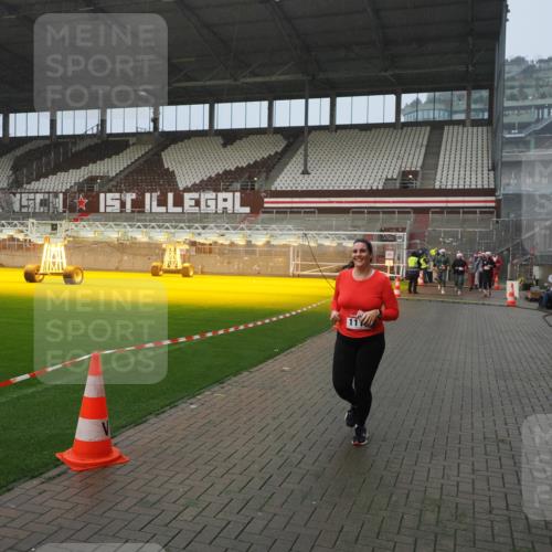 07.12.2025 - St. Pauli X-Mass-Run No. 15 Fabian Wolf http://msf.ph/oto/9416396 07.12.2025 11:09:20 Ziel 44, 51, 558, 1110, 1260, 1463, 1477, 1574, 1641 meine-sportfotos.de