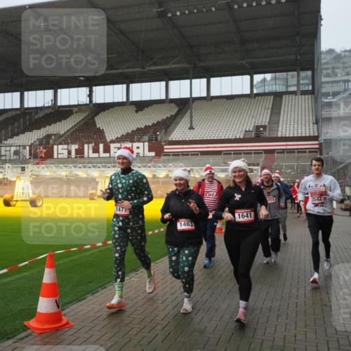 07.12.2025 - St. Pauli X-Mass-Run No. 15 Fabian Wolf http://msf.ph/oto/9416408 07.12.2025 11:09:29 Ziel 59, 66, 266, 330, 971, 1084, 1110, 1463, 1477, 1641, 1851, 1870, 1945, 1974, 2042, 3151, 4190, 4191 meine-sportfotos.de