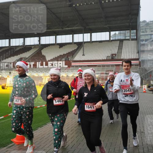 07.12.2025 - St. Pauli X-Mass-Run No. 15 Fabian Wolf http://msf.ph/oto/9416411 07.12.2025 11:09:29 Ziel 59, 66, 266, 330, 971, 1084, 1110, 1463, 1477, 1641, 1851, 1870, 1945, 1974, 2042, 3151, 4190, 4191 meine-sportfotos.de