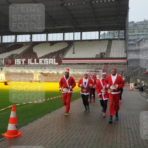 07.12.2025 - St. Pauli X-Mass-Run No. 15 Fabian Wolf http://msf.ph/oto/9416425 07.12.2025 11:09:34 Ziel 59, 66, 266, 330, 971, 1084, 1463, 1477, 1579, 1582, 1641, 1851, 1870, 1945, 1974, 2042, 3151, 4190, 4191 meine-sportfotos.de